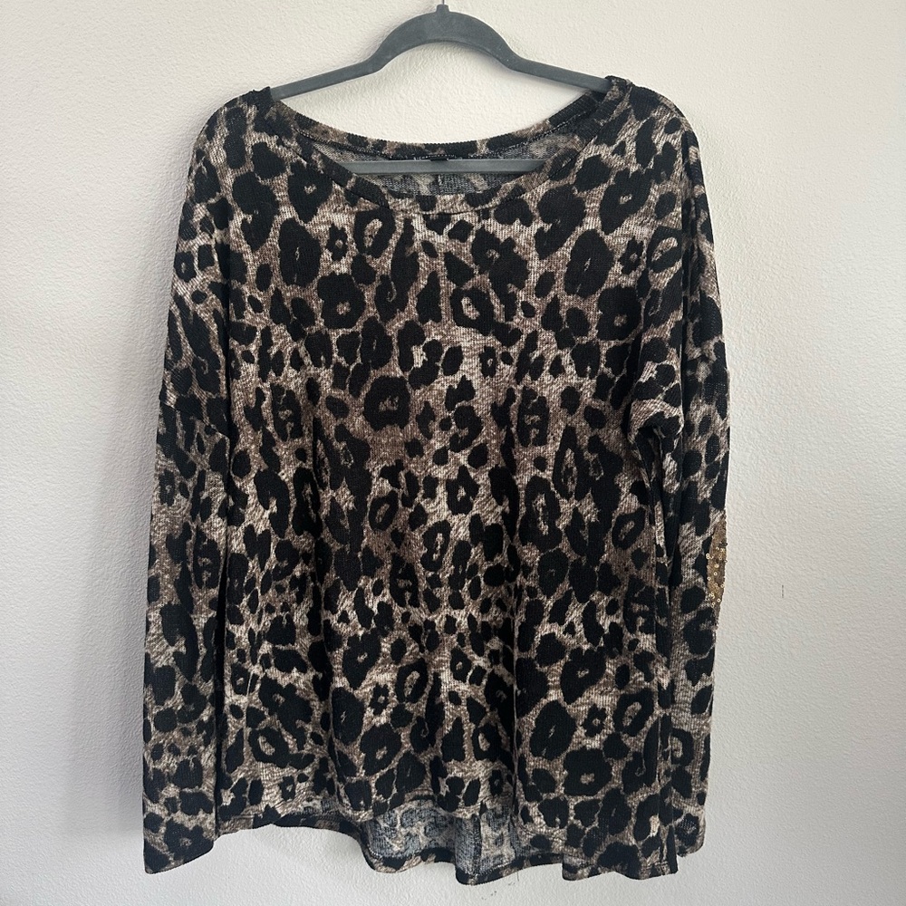 Leopard print lightweight sweater hi low cut sequin elbows Large